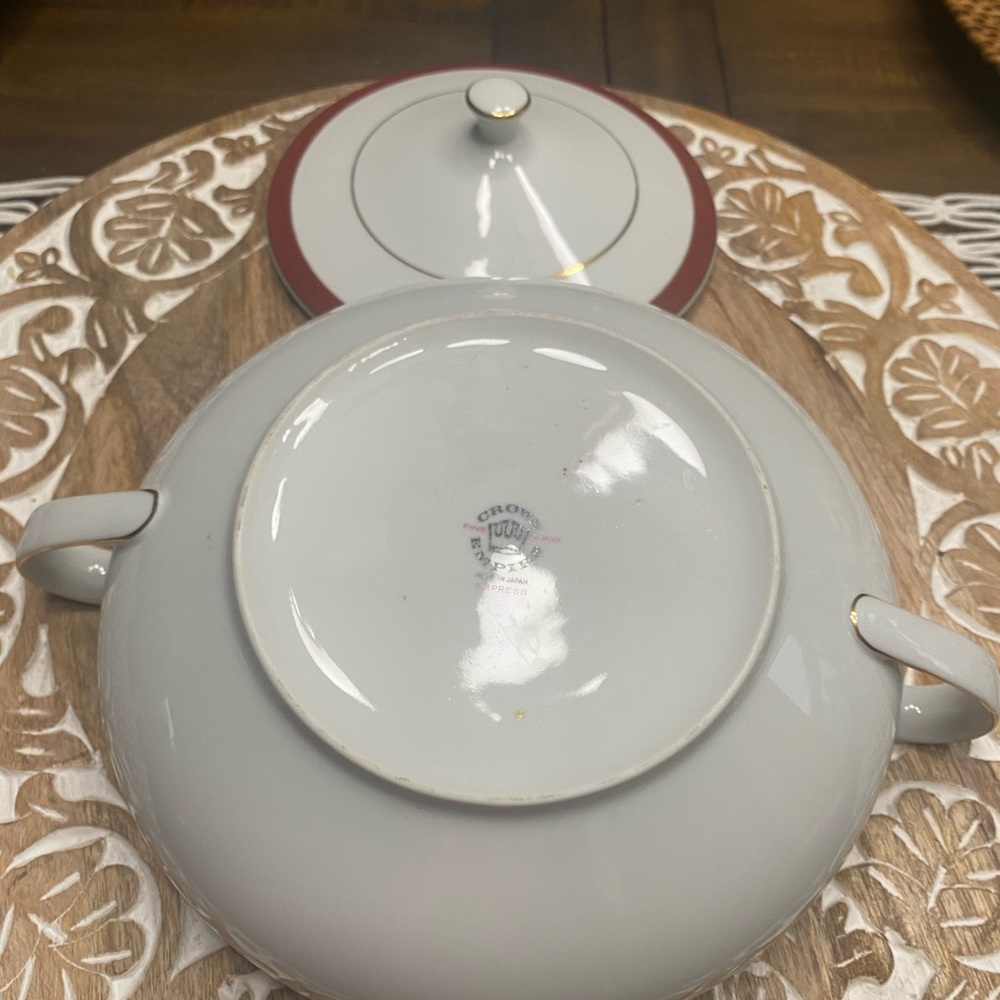 Vintage crown empire serving bowl with lid - Picture 10 of 10
